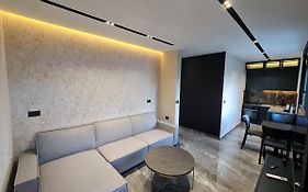 La Mirage Apartment 02